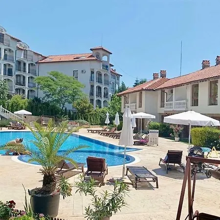 Blue Triumph Apartment *