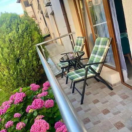 Blue Triumph Apartment *